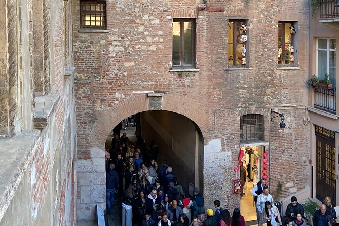 Verona: Juliet’s House Fast-Track Entry Ticket & Audio Guide - Walking through the four floors