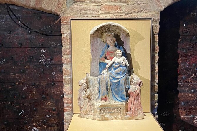 Verona: Juliet’s House Fast-Track Entry Ticket & Audio Guide - The balcony, the courtyard, and better photographs