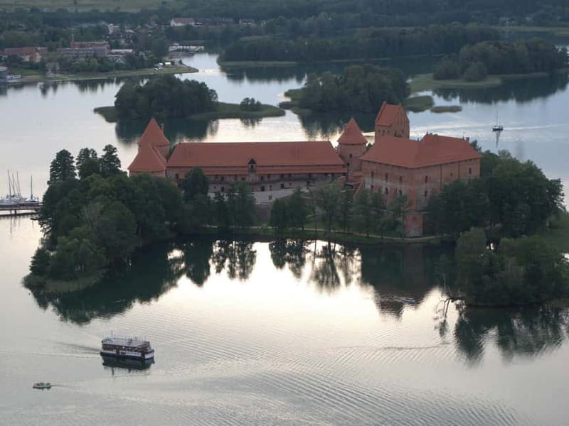 Vilnius: Trakai Tour with Audio Guide and Minibus Transfers - Why Trakai is worth half a day from Vilnius
