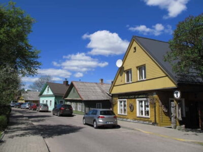 Vilnius: Trakai Tour with Audio Guide and Minibus Transfers