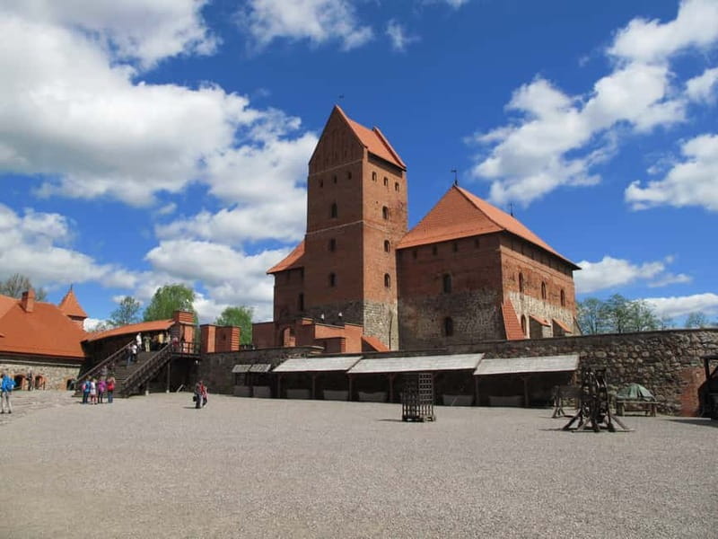 Vilnius: Trakai Tour with Audio Guide and Minibus Transfers - What the $35 price really covers