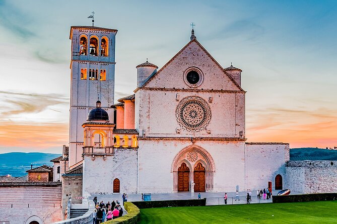 Visit ASSISI on foot with the Audio guide app for Smartphone - A flexible way to begin seeing Assisi