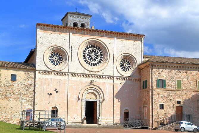 Visit ASSISI on foot with the Audio guide app for Smartphone - The Basilica of Saint Francis