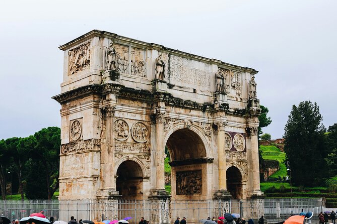 Visit Colosseum from Rome with Free Audio Guide - The free audio guide is useful, but not foolproof