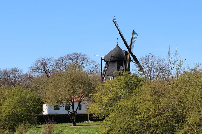 Walk Malmö with an audio guide - Kungsparken and Malmöhus Castle