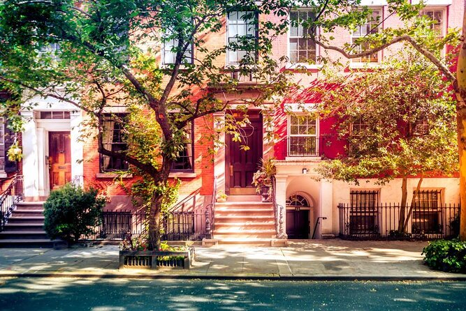 West Village's Flappers, Freaks & Punks: A Self-Guided Audio Tour - Key points at a glance