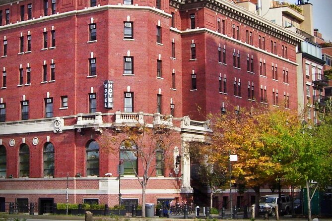 West Village's Flappers, Freaks & Punks: A Self-Guided Audio Tour - The literary and theatrical Village