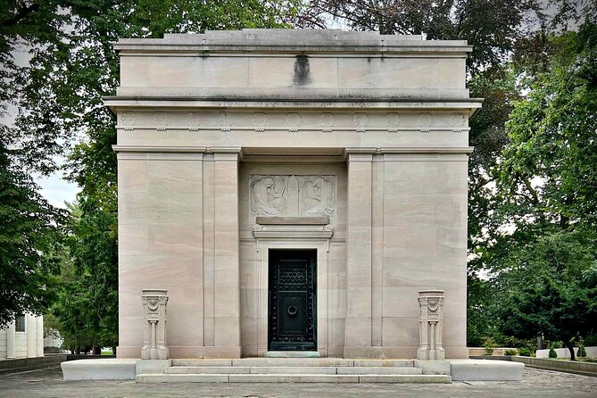 Woodlawn Cemetery: A Self-Guided Audio Tour of Gilded Age Art and Architecture - Alva Vanderbilt Belmont and New York society