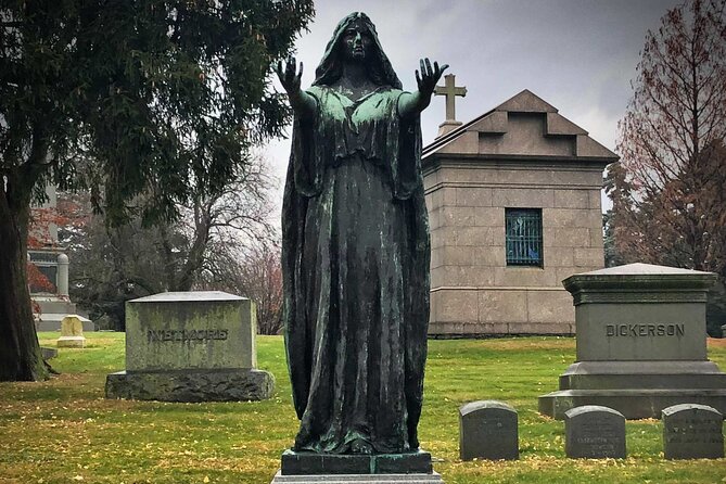 Woodlawn Cemetery: A Self-Guided Audio Tour of Gilded Age Art and Architecture - Ending with Barbara Hutton’s complicated fortune
