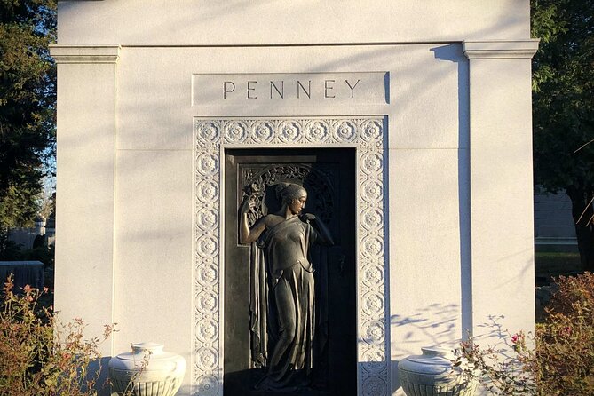 Woodlawn Cemetery: A Self-Guided Audio Tour of Gilded Age Art and Architecture - Gilded Age architecture among the trees